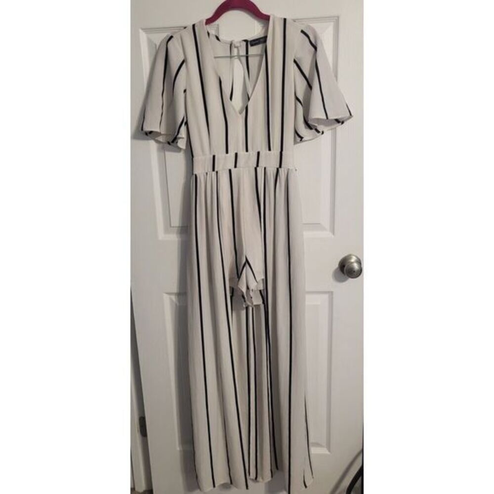 Crystal Doll Women's Size 3 White Striped Tie Romper‎ Jumpsuit Shorts Hot Pants